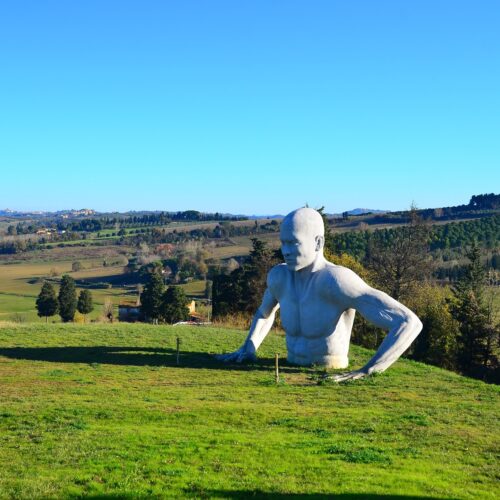 Peccioli for adults and children through art, culture and dinosaurs