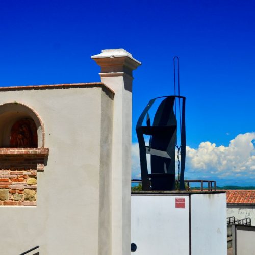 Il tempio del vento, l’opera di Casciello sulla Terrazza del Centro Polivalente